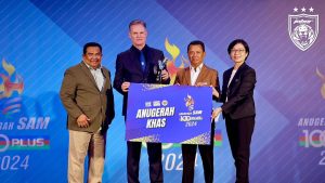Anugerah Khas SAM 100 PLUS JDT JST JDT Terima Anugerah Khas SAM-100PLUS Kali Kedua