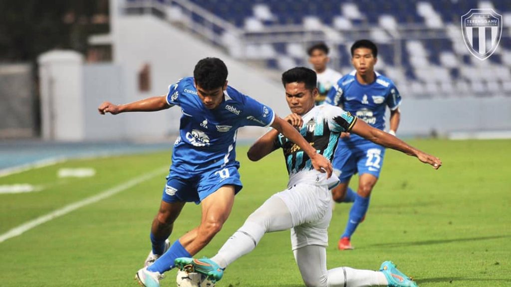 Azam Azmi Tandatangani Kontrak Jangka Panjang Bersama Terengganu