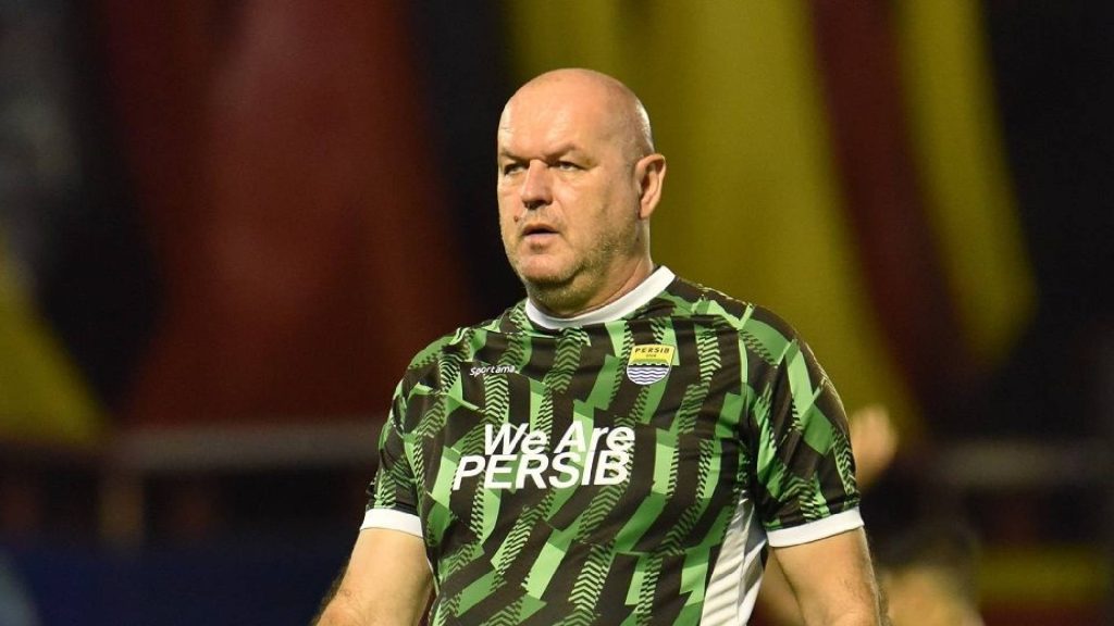 Bojan Hodak Denda Pemain Persib Bandung RM8,800 Jika Naik Berat 1 Kg