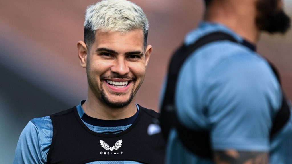 Kontrak Baru Bintang Newcastle Terselit Klausa Barcelona?