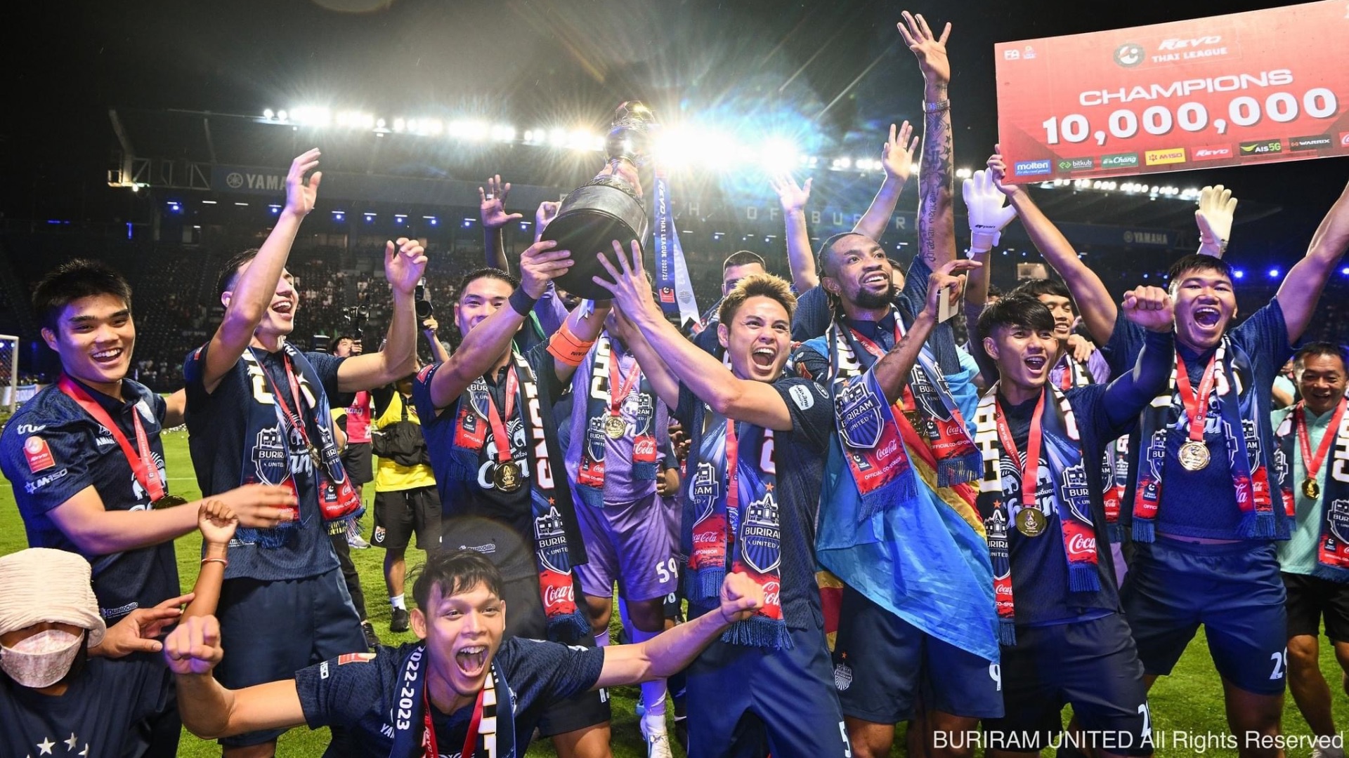 Dion Cools & Buriram United Muncul Juara Thai League 1 Kali Ke-2 Berturut-Turut