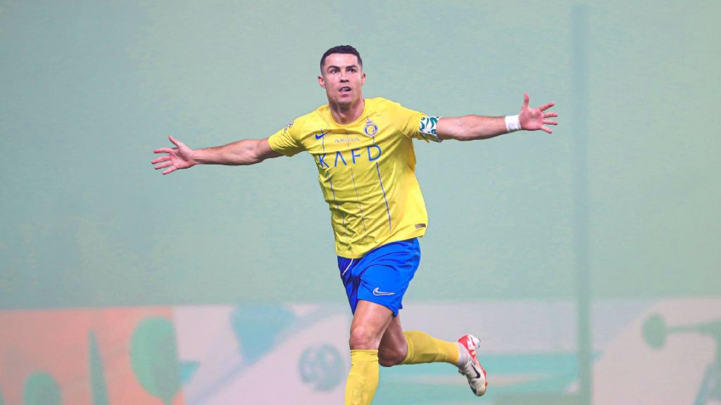Cristiano Ronaldo Jaring Gol Dalam Asap Tebal