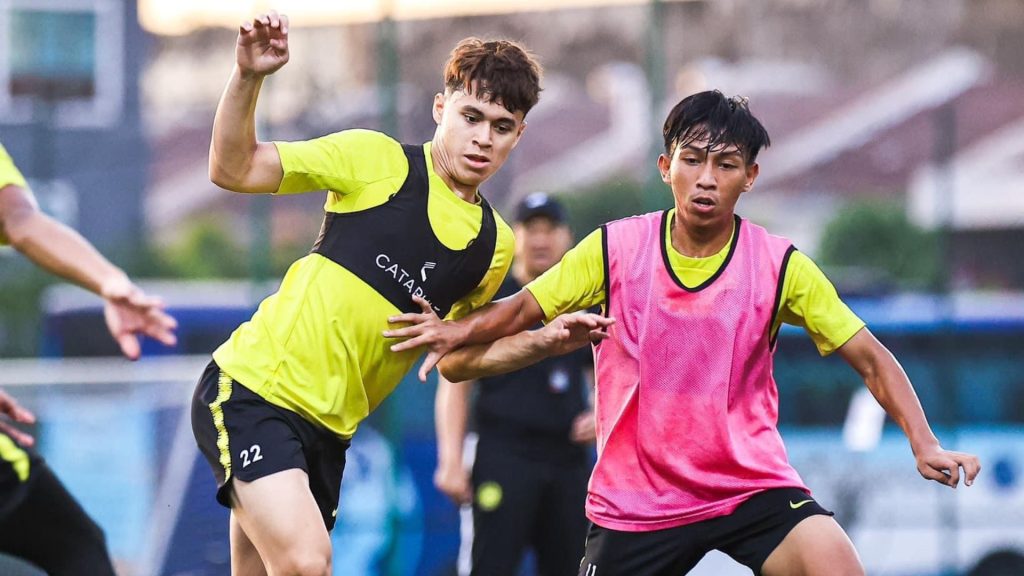 Pemain Kacukan Itali Dalam Sesi Latihan Malaysia