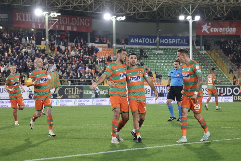 GH2EmkkWQAAYKHU Gol Paling Menarik Dalam Sejarah Terjadi Di Liga Turki GH2EmkkWQAAYKHU Gol Paling Menarik Dalam Sejarah Terjadi Di Liga Turki