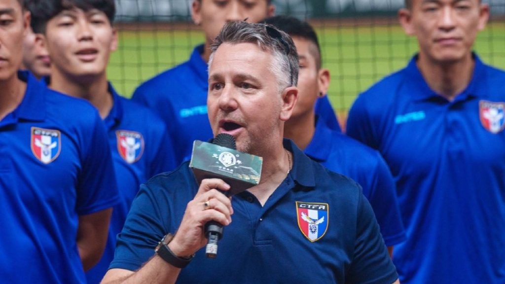Gary White Pilih Skuad Berbeza Lawan Oman