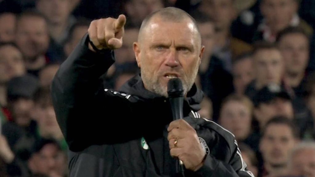 Laungan Jurulatih Feyenoord Seru Penyokong Guna Otak Di Stadium