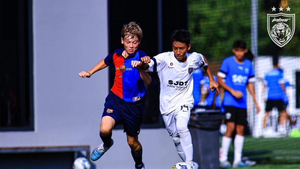 Akademi JDT Belasah Barcelona