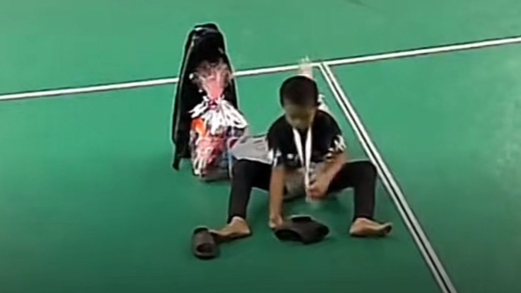 ‘Sebabtu Awak Juara’ Tular Juara Cilik Badminton Tak Dilayan Ketika Bergambar