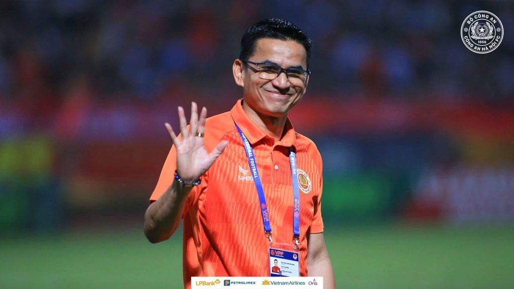 Kiatisuk Senamuang Tinggalkan Vietnam Secara Mengejut