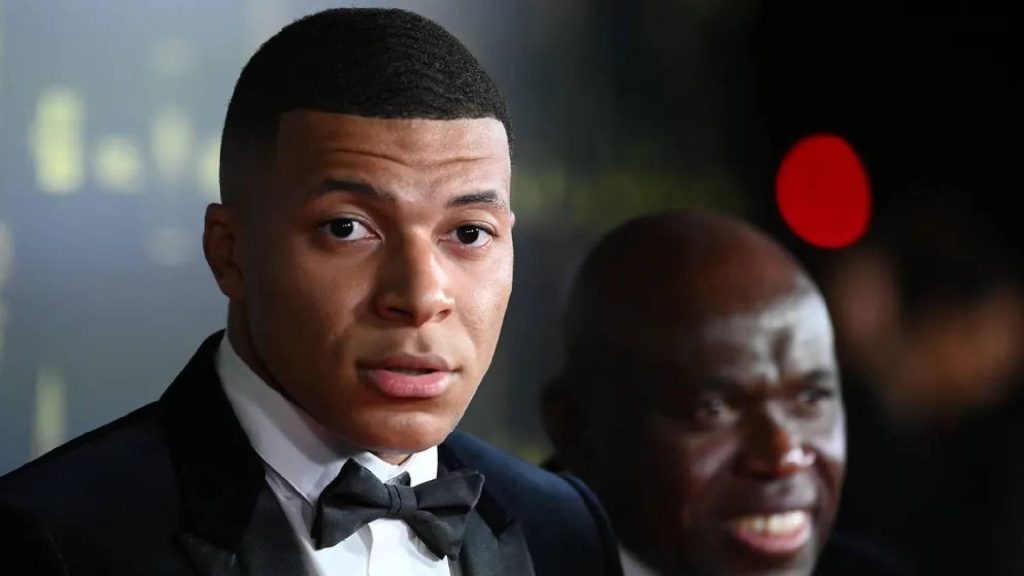 Video: Kylian Mbappe Dimalukan Di Ballon d’Or