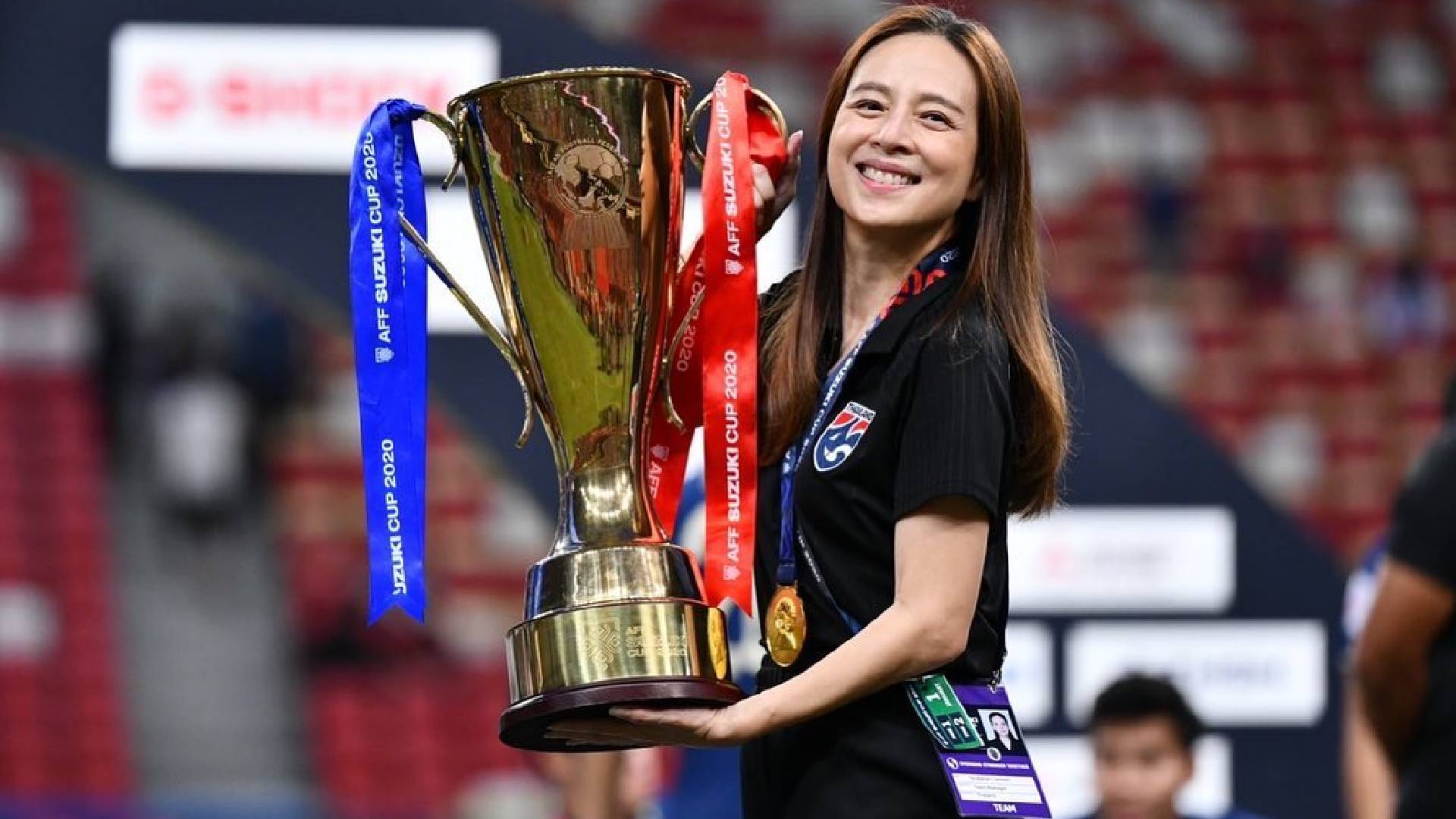 Madam Pang Janjikan Bonus Lumayan Jika Thailand Menang Pingat Emas Bola Sepak Sukan Sea