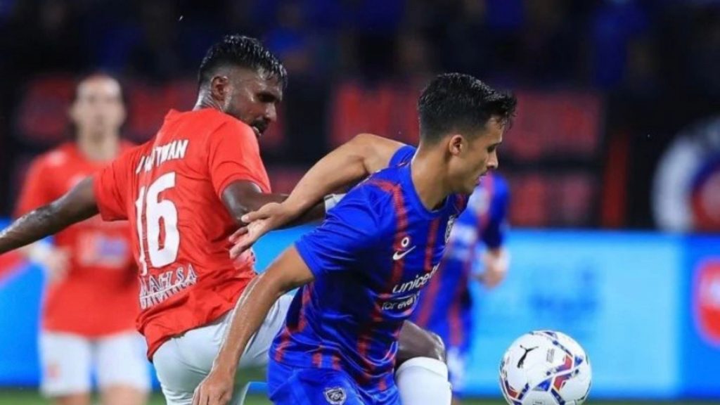 Perubahan Matthiew Davies Ke Pertahanan Tengah Bakal Untungkan Pan-gon