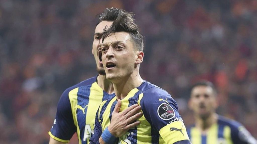 Mesut Ozil Kini Berada Di Perak