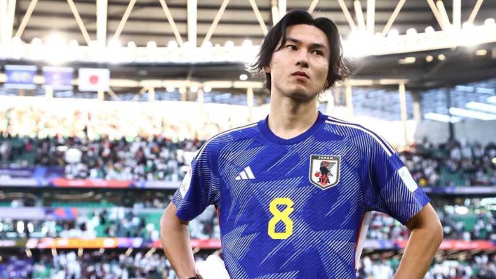 Tidak Rata, Takumi Minamino Kritik Rumput SUGBK