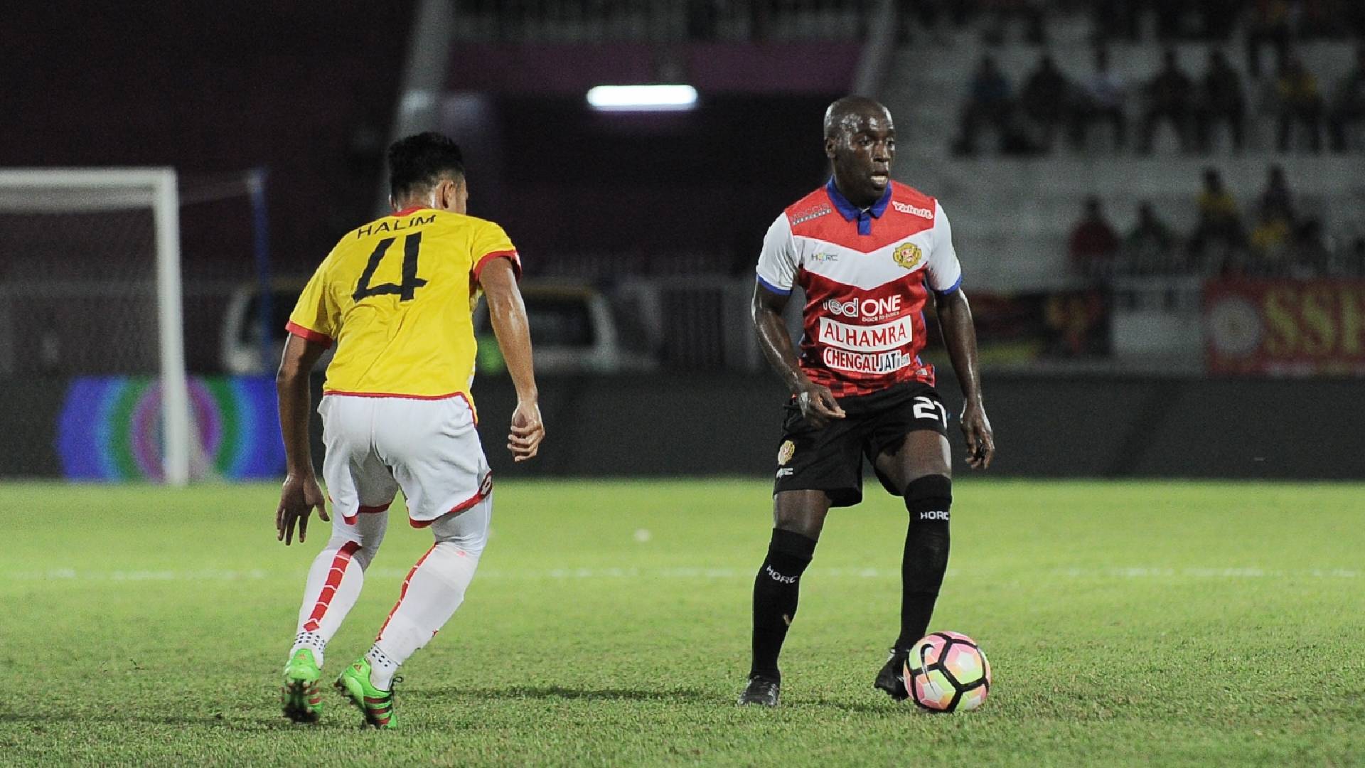 Morgaro Gomis Kelantan United Jawab Kecaman Import 'Tua'