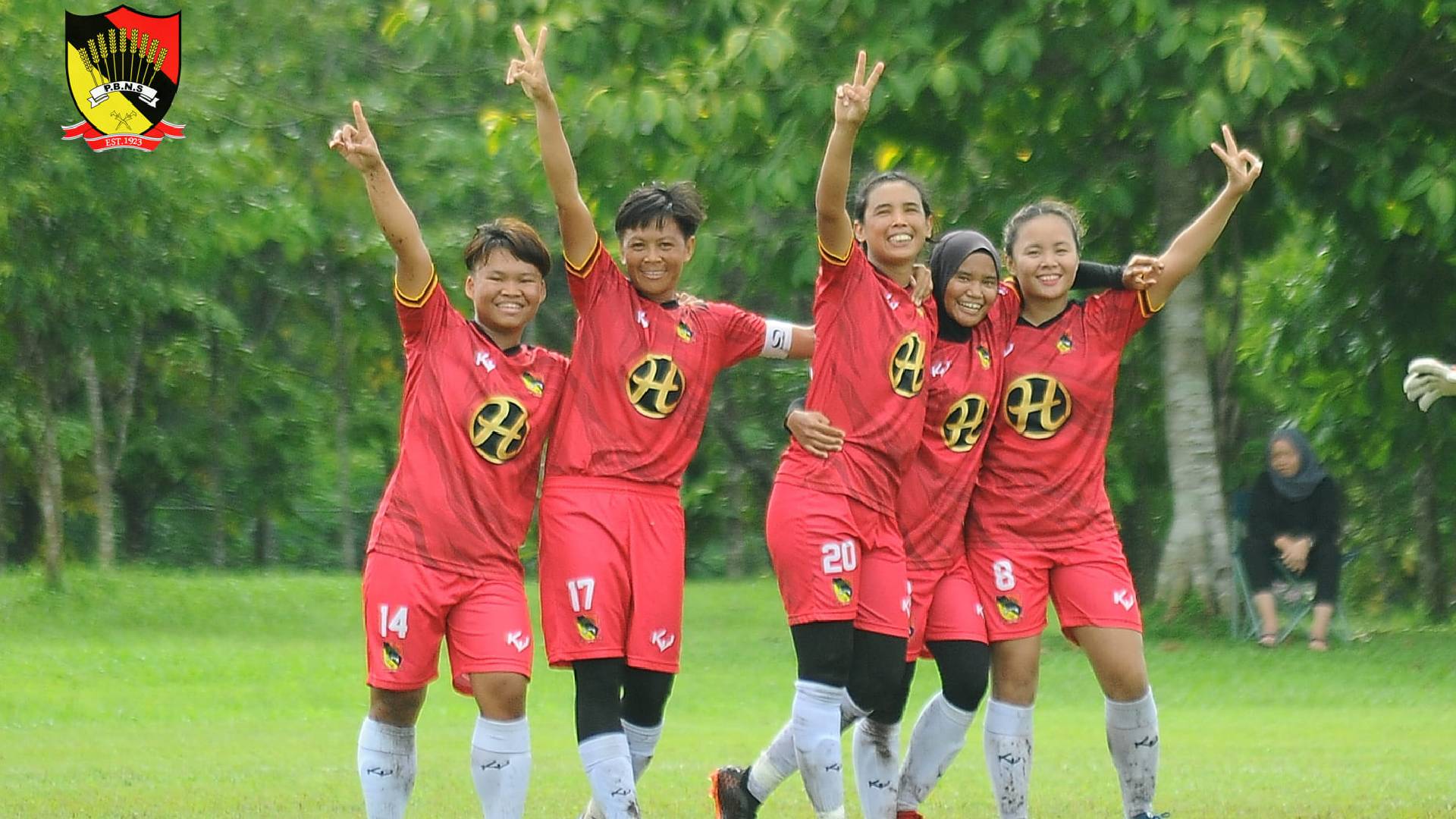 Negeri Sembilan Wanita Persis Ragbi, Negeri Sembilan Bantai FMW 23-0
