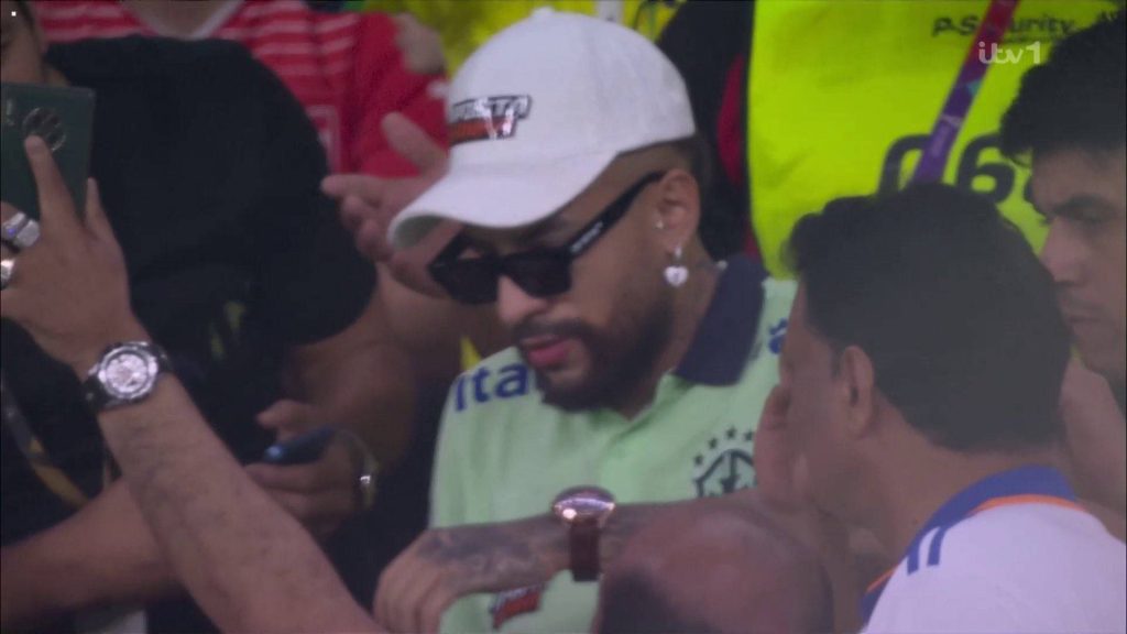 Aksi Neymar Tiruan Perdaya Orang Ramai Di Qatar