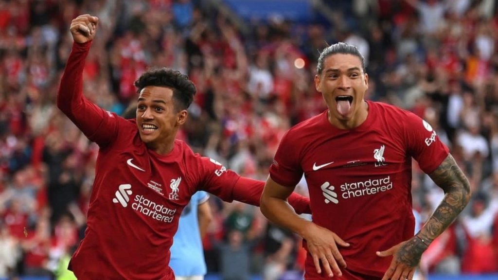 Tangisan ‘RM 446 Juta’ Darwin Nunez Bertukar Trofi Bermakna Buat Liverpool