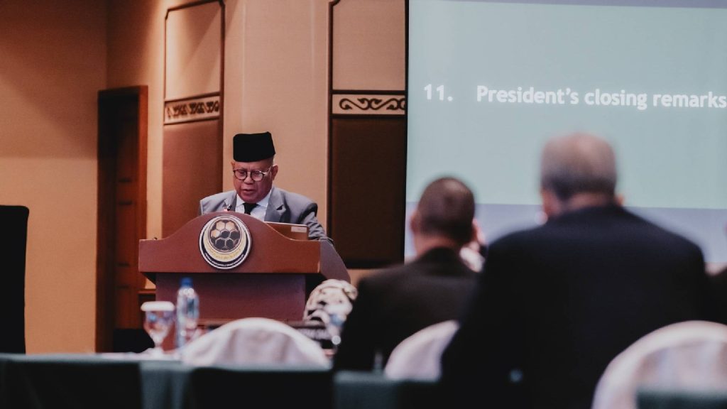 Presiden Bola Sepak Brunei Digantung