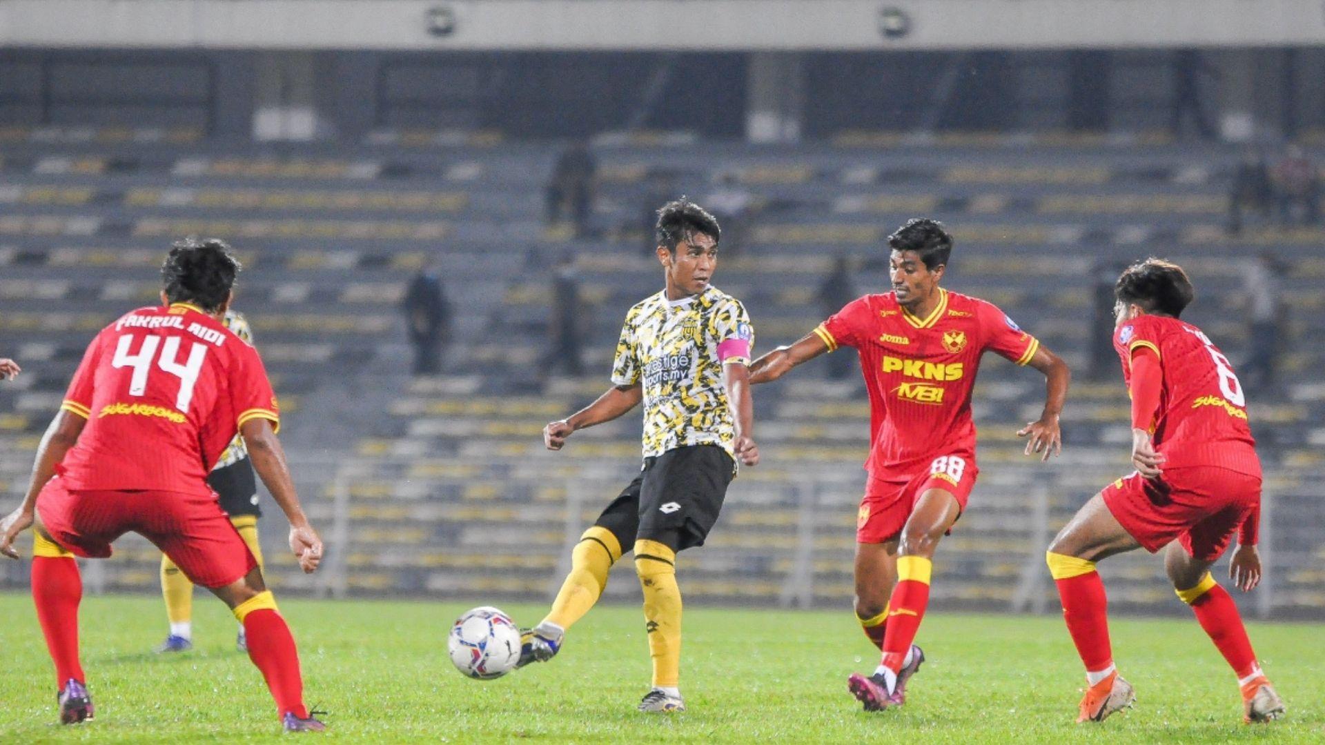 Perak VS Selangor Perak 'Ajar' Selangor Cara Bermain Bola Sepak