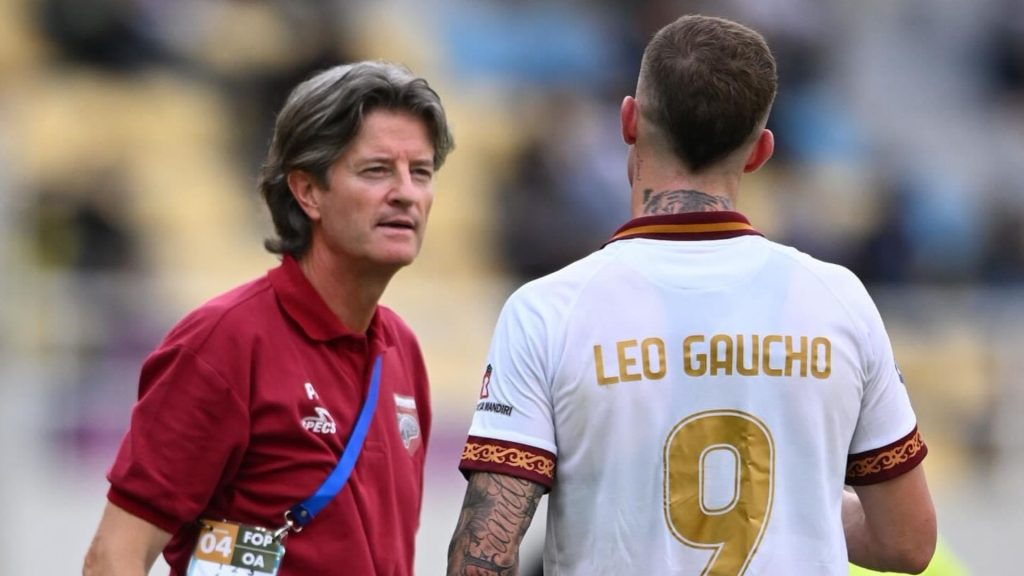 Disebut Cocok Latih Timnas, Pieter Huistra Resmi Dipecat Borneo FC