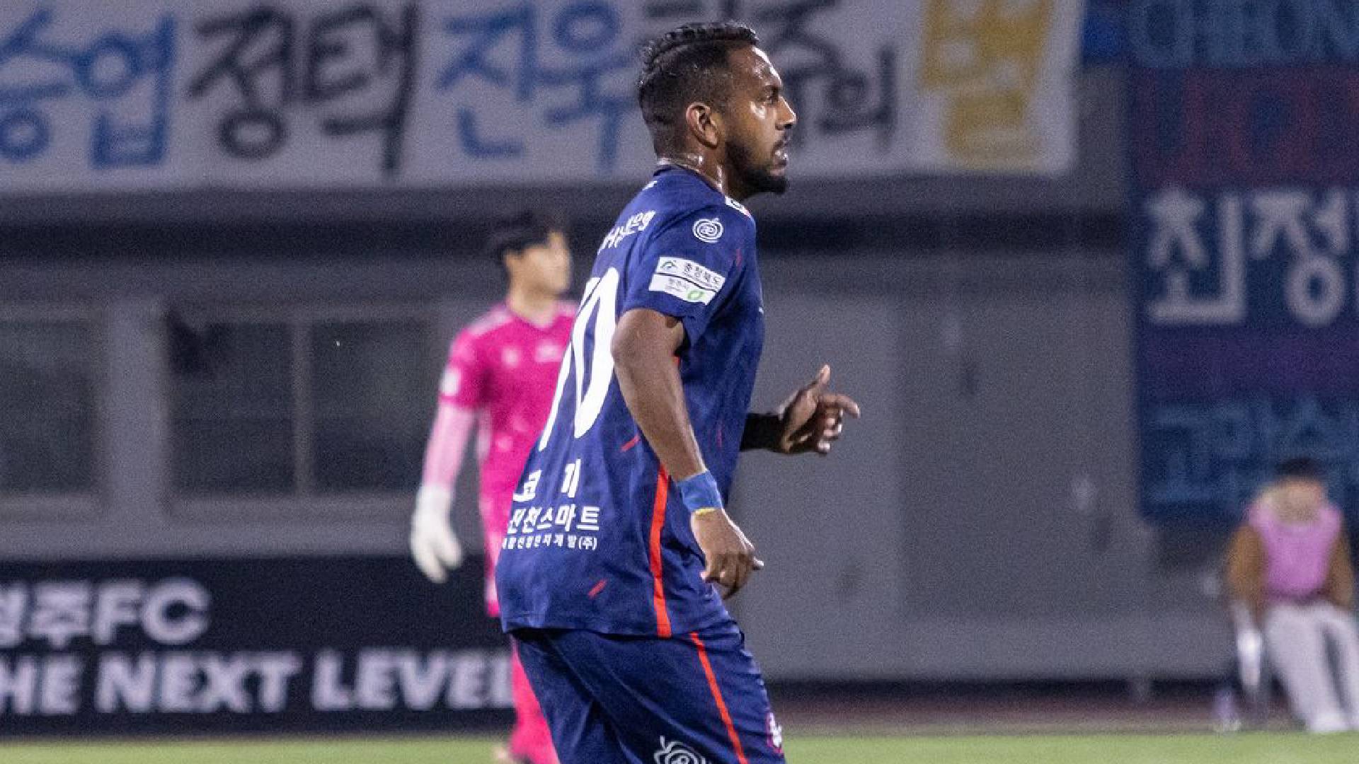 R. Kogileswaran Chungbuk Cheongju FC Kogileswaran Nafi Sertai Kelab Pantai Timur