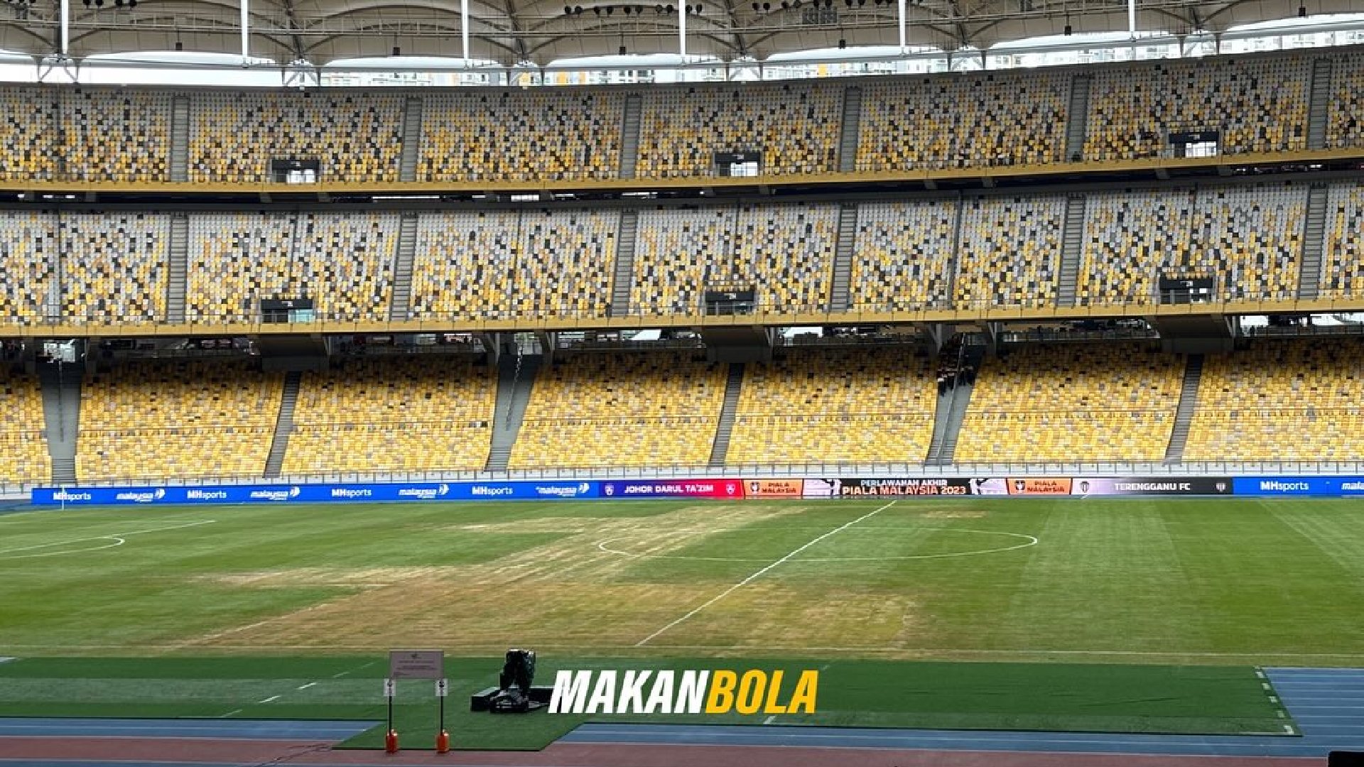 Keadaan Menyedihkan Padang SNBJ Menjelang Final Piala Malaysia