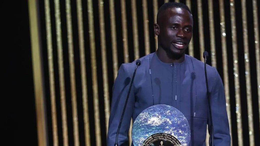 Sadio Mane Terima Anugerah Socrates