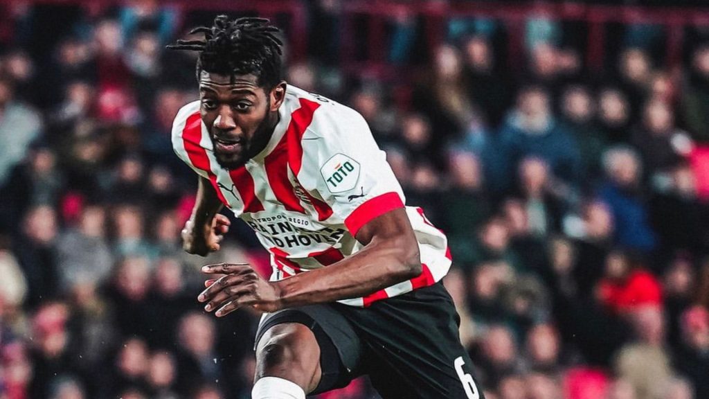Gol Roket Bintang PSV Hampir Koyakkan Jaring