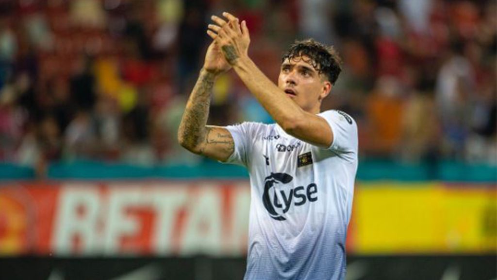 Shayne Pattynama Resmi Berpisah Dengan Viking FK