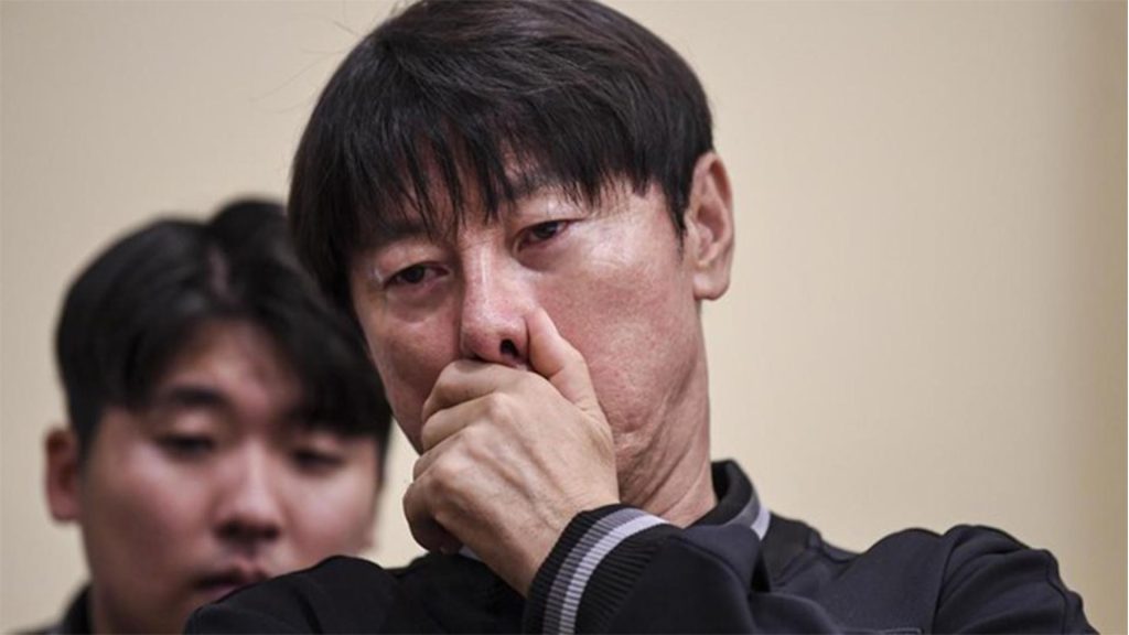 AFC ‘Hukum’ Shin Tae-yong & Dua Pemain Indonesia