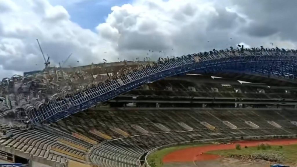 Kerja-Kerja Robohkan Stadium Shah Alam Giat Berjalan