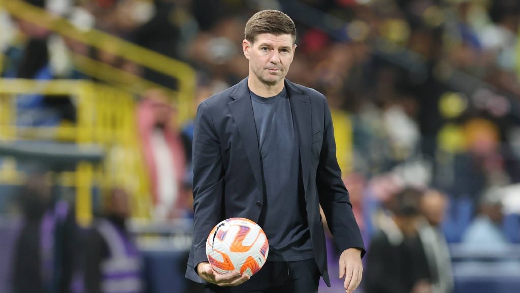 Steven Gerrard Makin Tertekan Urus Kelab Arab Saudi