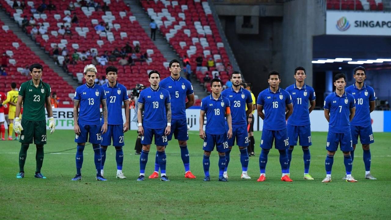 Thailand Biru Piala AFF: Thailand 'Mendonia' Ajar Indonesia Cara Bermain Bola Sepak