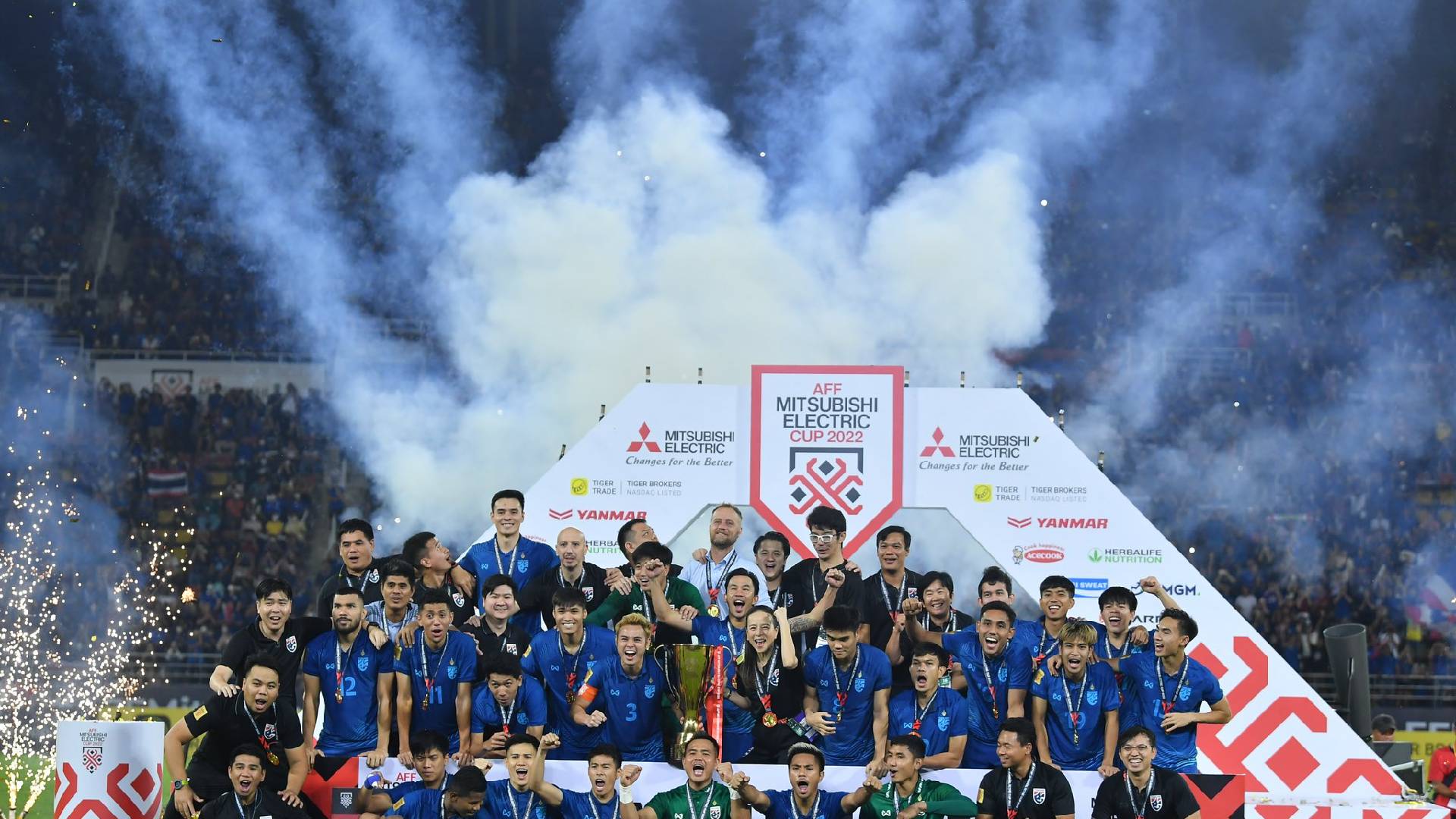Thailand Piala AFF 2022 Thai League Central Thailand Terima Bonus Mencecah RM4.6 Juta Julang Piala AFF
