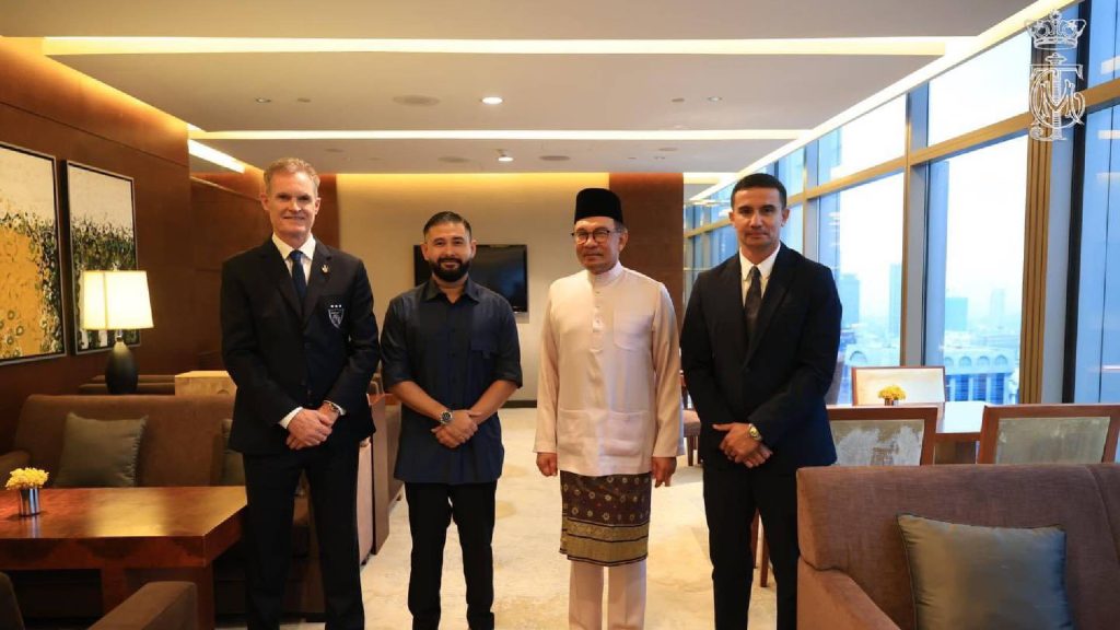 Tunku Ismail & Anwar Ibrahim Bincang Langkah Kukuhkan Bola Sepak Malaysia