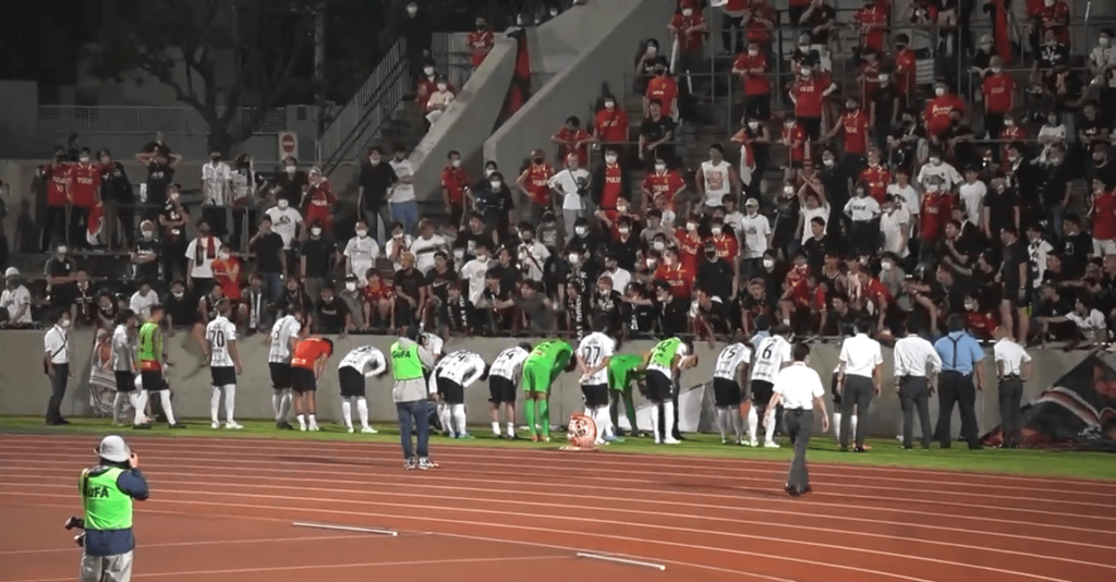 Pemain Urawa Reds Kena ‘Maki Atas Muka’ Selepas Dihumban Keluar Oleh Kelab Ke-18 Dalam J2 League.