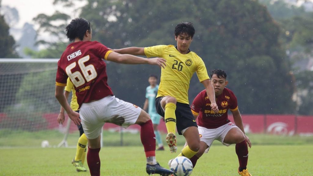 Khidmat Wan Kuzri Dan V Annil Ditagih Brad Maloney Saat Akhir