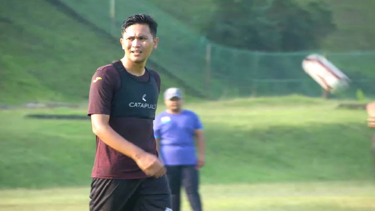 Asraruddin Putra Omar Kembali Ke Dunia Bola Sepak Sertai Kelana United FC