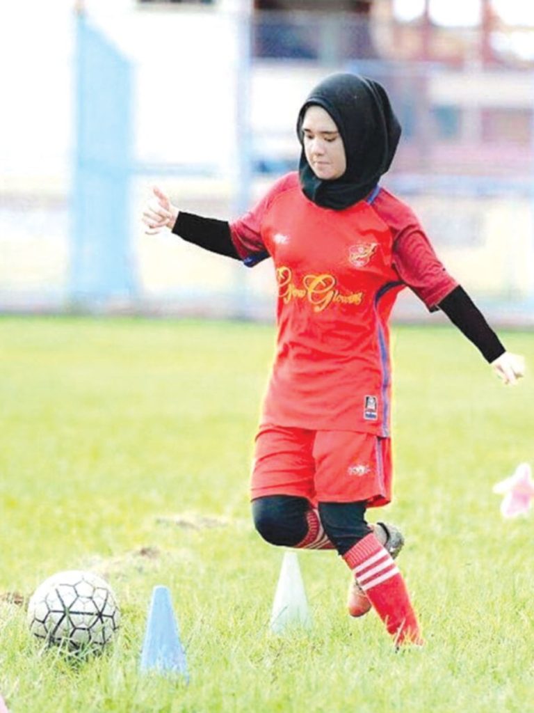 gadis Gadis Manis Berjiwa Bola Sepak Sanggup Tolak Tawaran Jadi Model