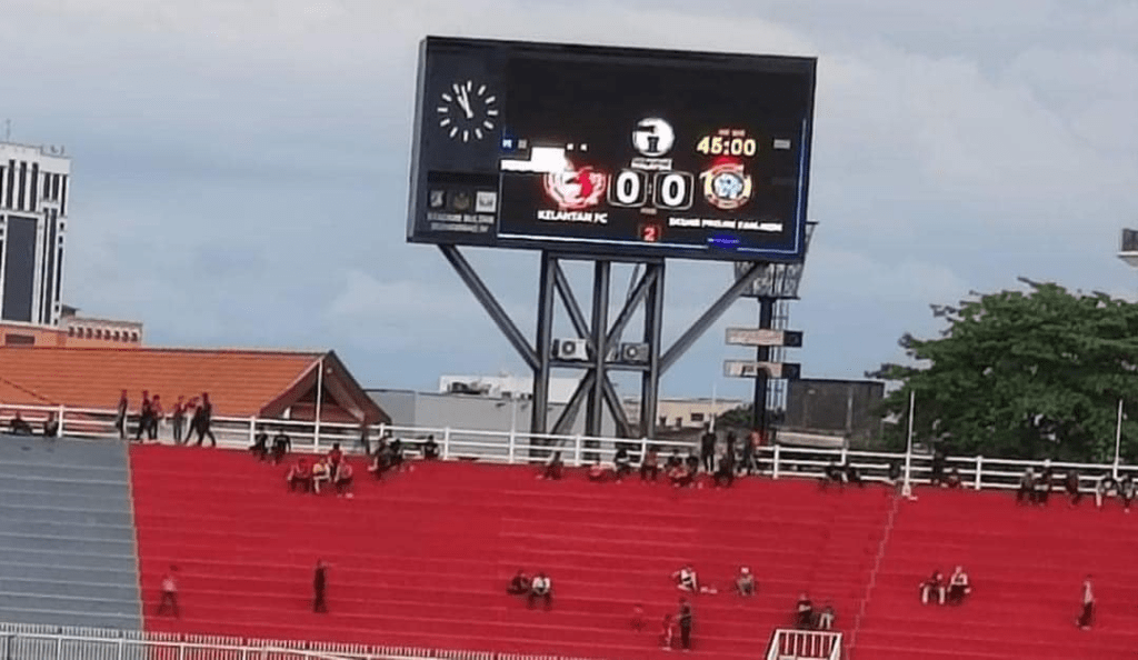 image 15 "Malu Kokre" Penyokong Kelantan Gesa Perbadanan Stadium Baiki LED Scoreboard