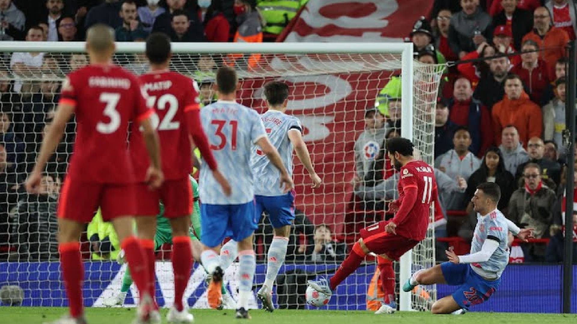 EPL: Salah Berbuka Puasa Dengan Bola, Liverpool Mudah Ratah Manchester United