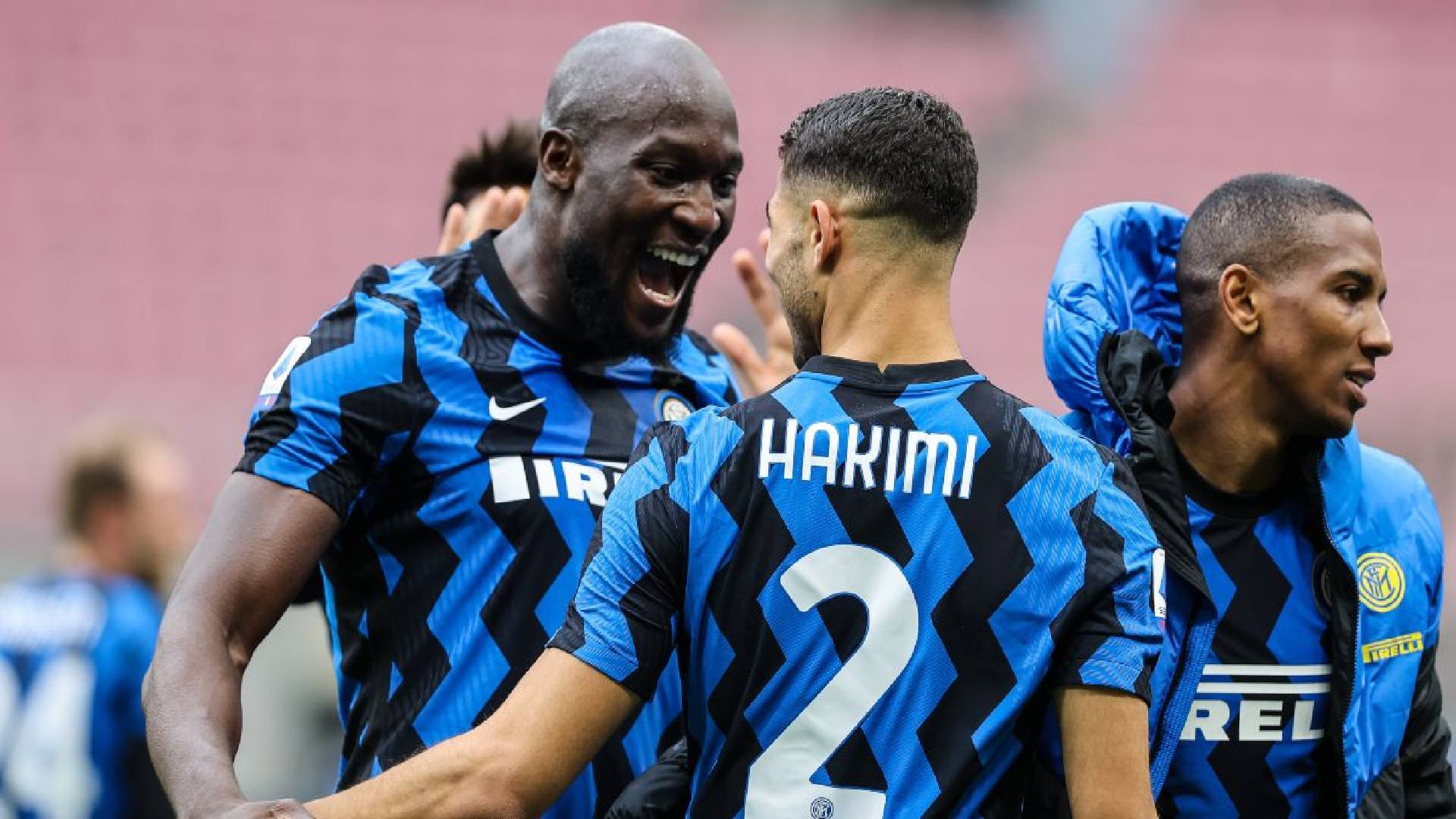 lukaku hakimi Inter Milan Untung Besar Musim Ini Walaupun Bawa Masuk 3 Pemain Bintang