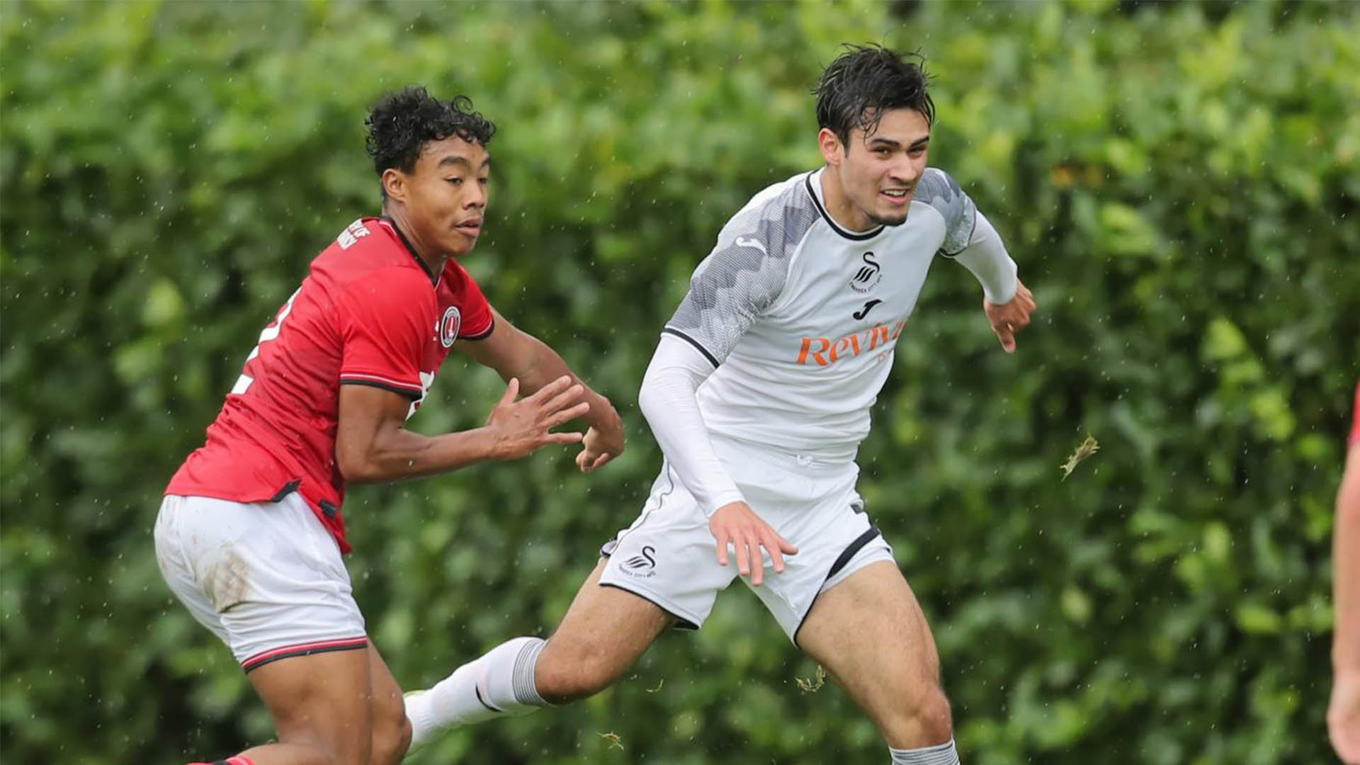 Nathan Tjoe-A-On Bela Swansea City U-21, Bantai Klub Pemain Keturunan Malaysia