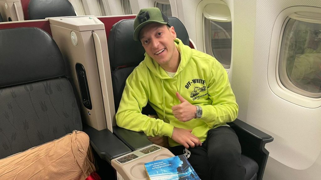 Ozil Selamat Tiba Di Indonesia