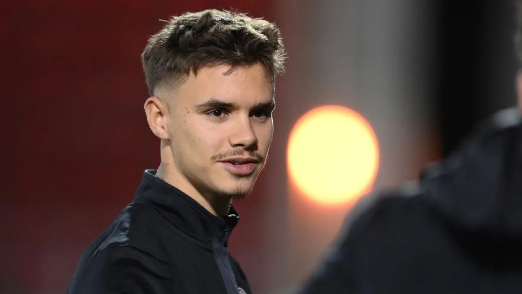 Romeo Beckham Sertai Brentford