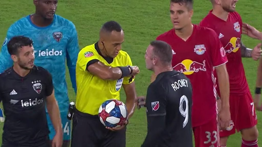 Kad Merah Kedua Rooney di Amerika Syarikat