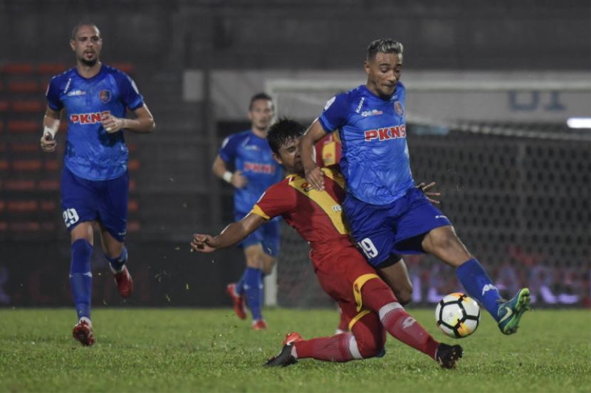 selangor 2 Lukas Podolski Diintai Selangor?