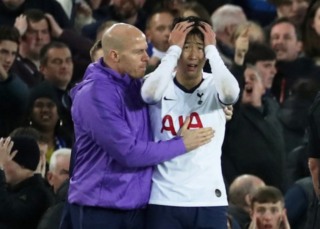 (Awas) Video Andre Gomes Patah Kaki Diterjah Son